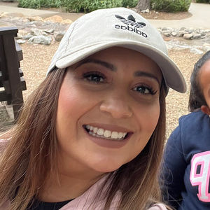 Meet your Posher, Yesenia